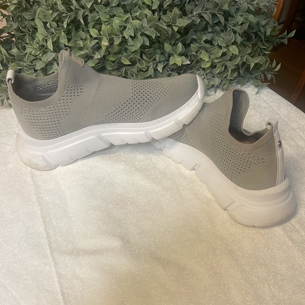 Bootie style tennis shoes - Picture 7 of 8